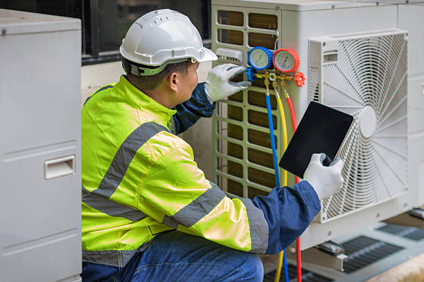 Professional Ac Installation technician working in Villa Park, CA
